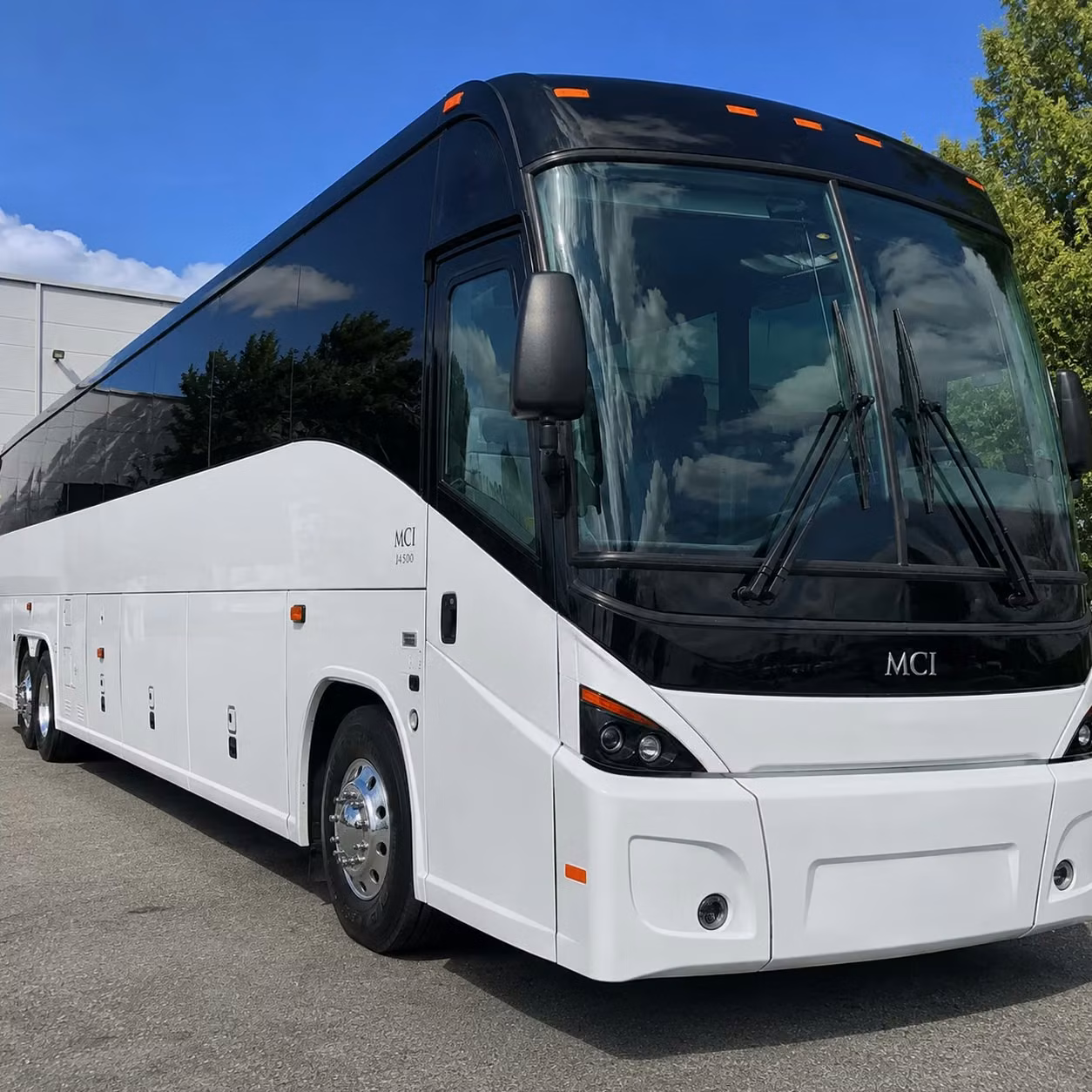 corporate groups flying into phoenix love a dedicated airport charter bus