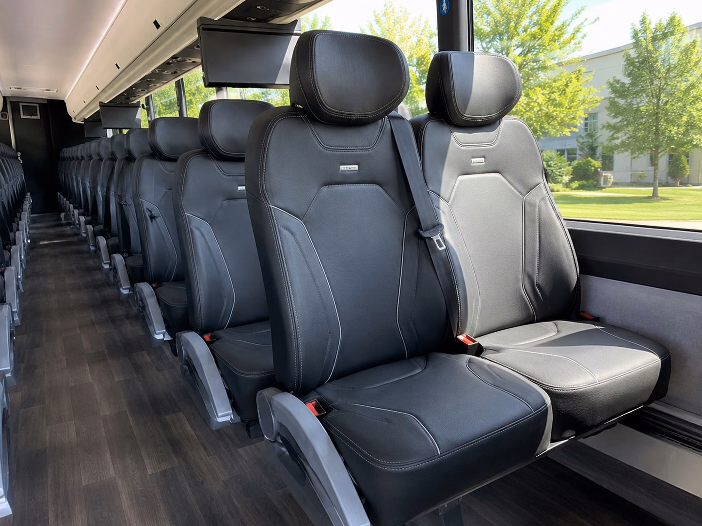 guest shuttle services between phoenix hotels and wedding venues